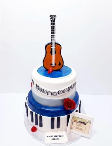 Musical instruments cake