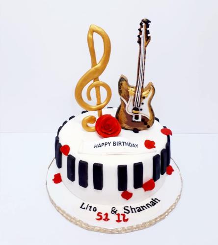 Musical instruments cake